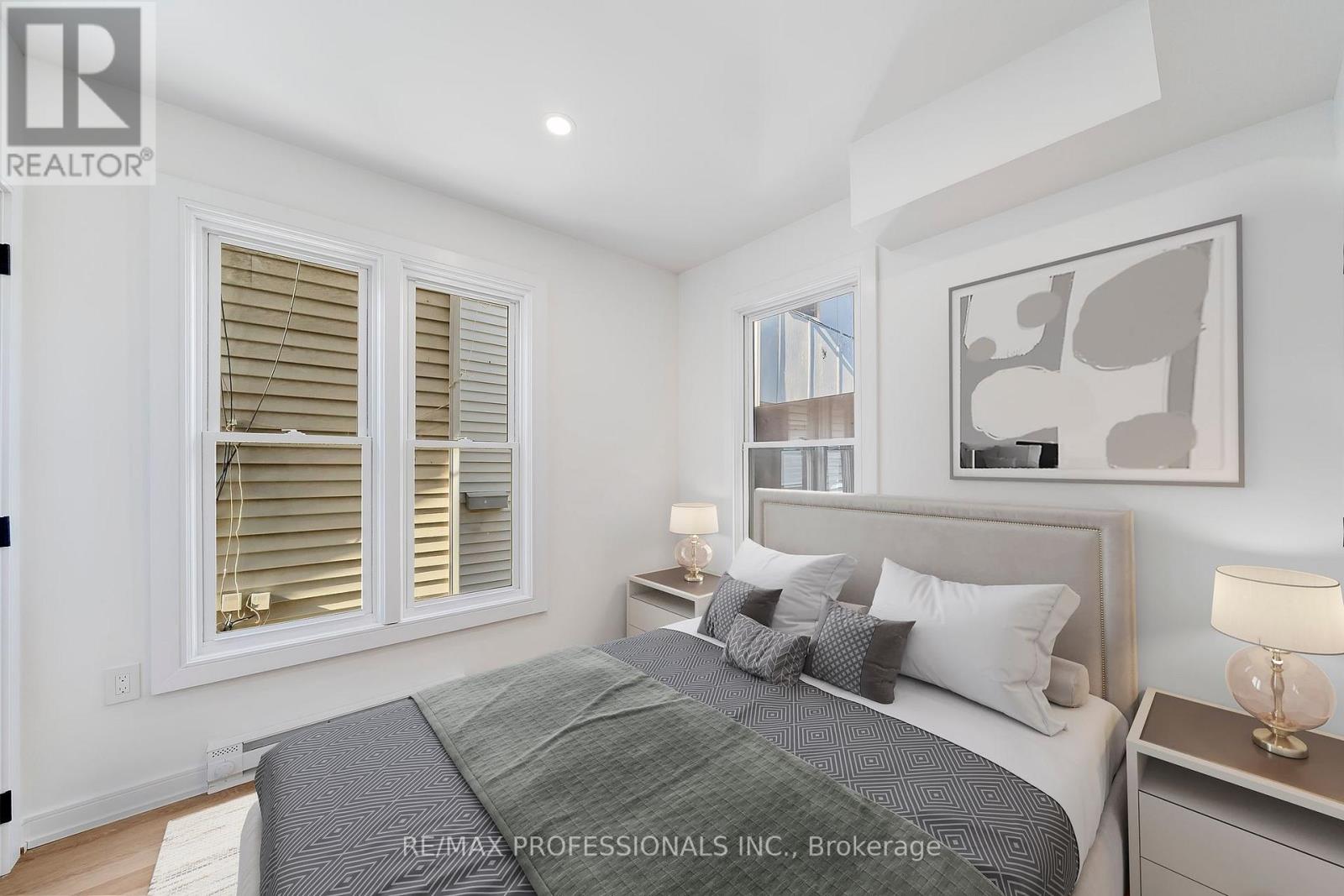 Apartment A - 27 Oakdale Avenue, St. Catharines, Ontario  L2P 2B8 - Photo 11 - X12980288