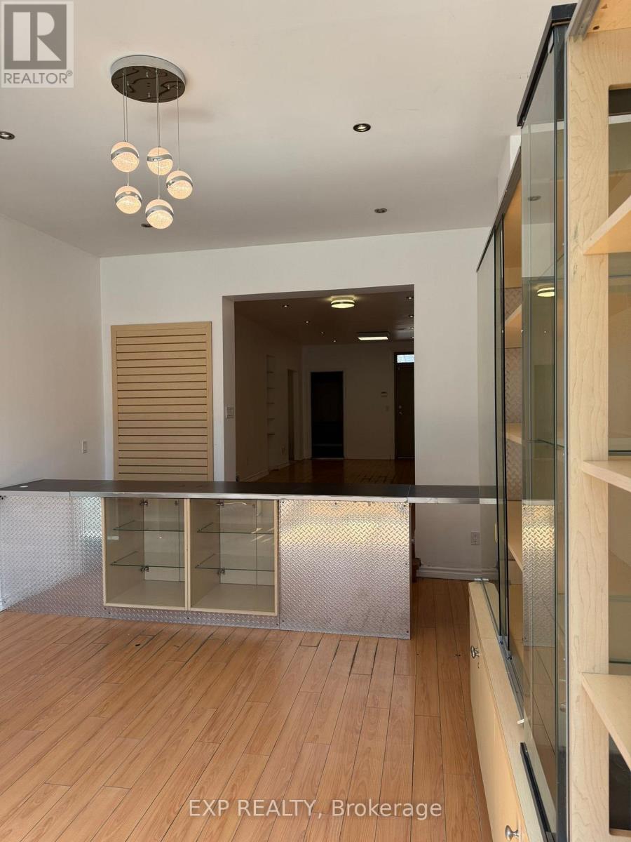 250 King Street W, Hamilton, Ontario  L8P 1A9 - Photo 5 - X12966436