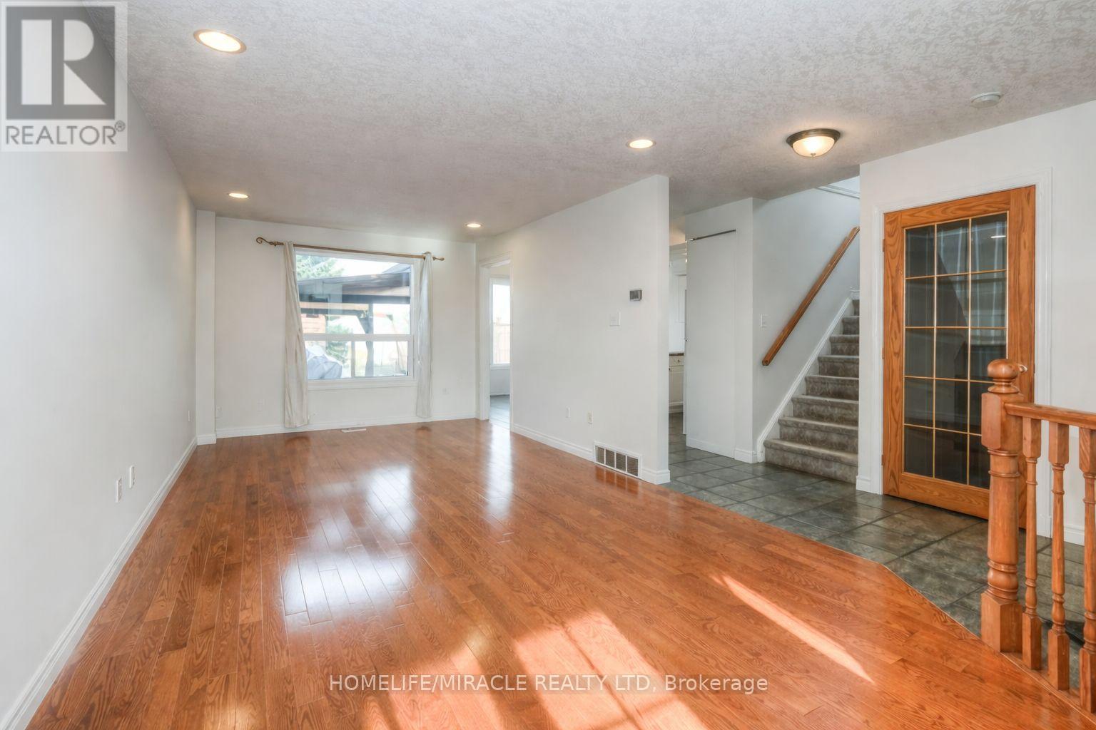 84 Crawford Crescent, Cambridge, Ontario  N1T 1X6 - Photo 6 - X12980142