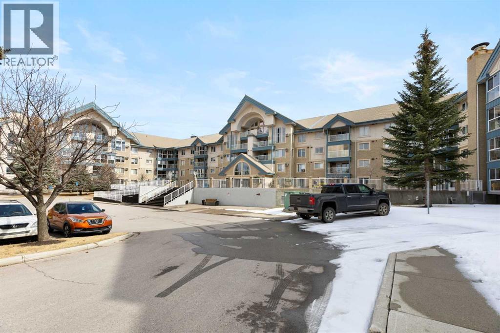 314, 7239 Sierra Morena Boulevard SW, Calgary, Alberta  T3H 3L7 - Photo 3 - A2299016