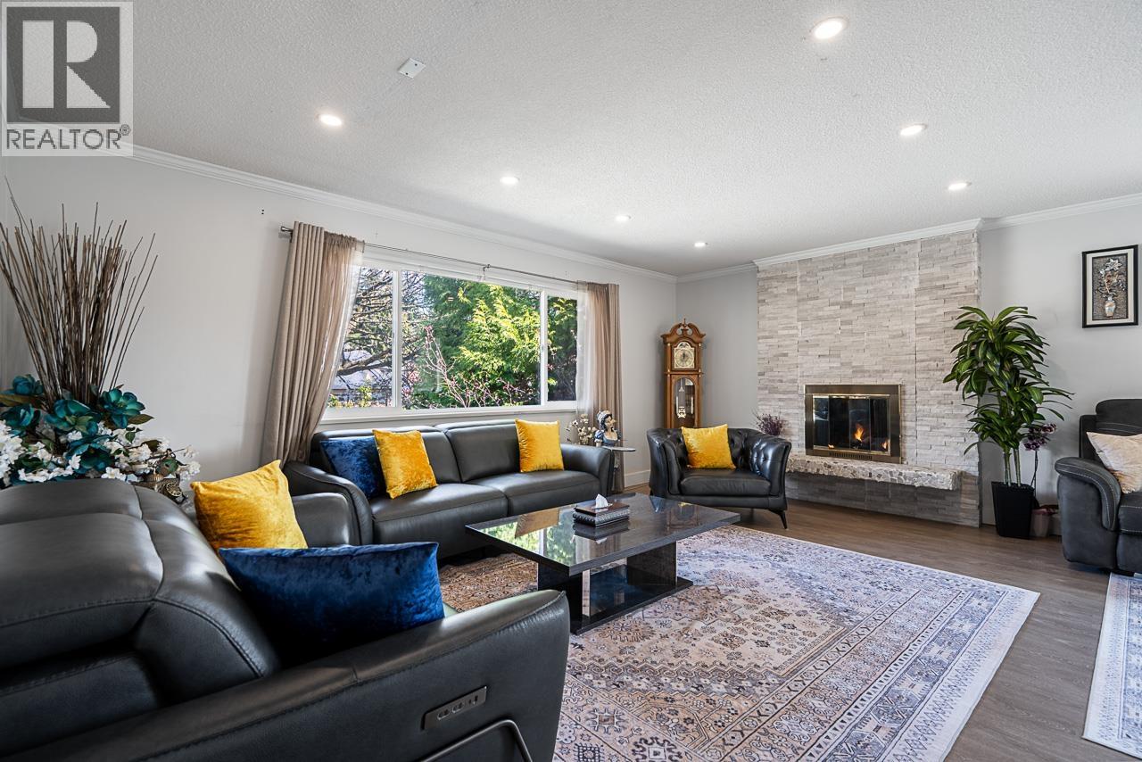 2333 KIRKSTONE ROAD, North Vancouver, British Columbia