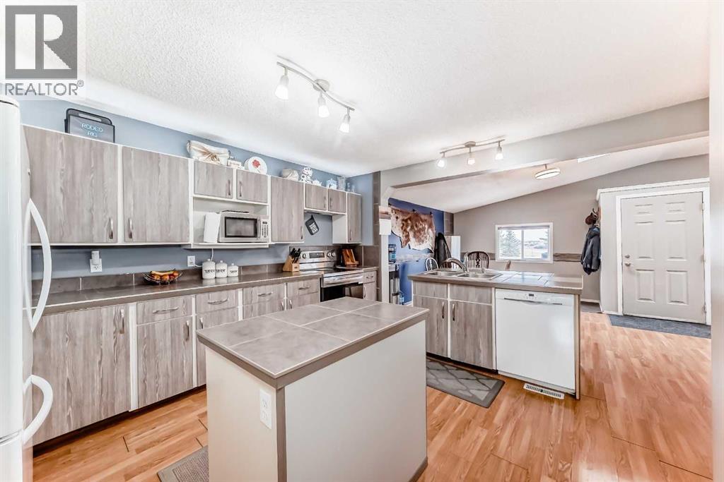 225019 Range Road 254, Rural Wheatland County, Alberta  T1P 0T1 - Photo 7 - A2299014