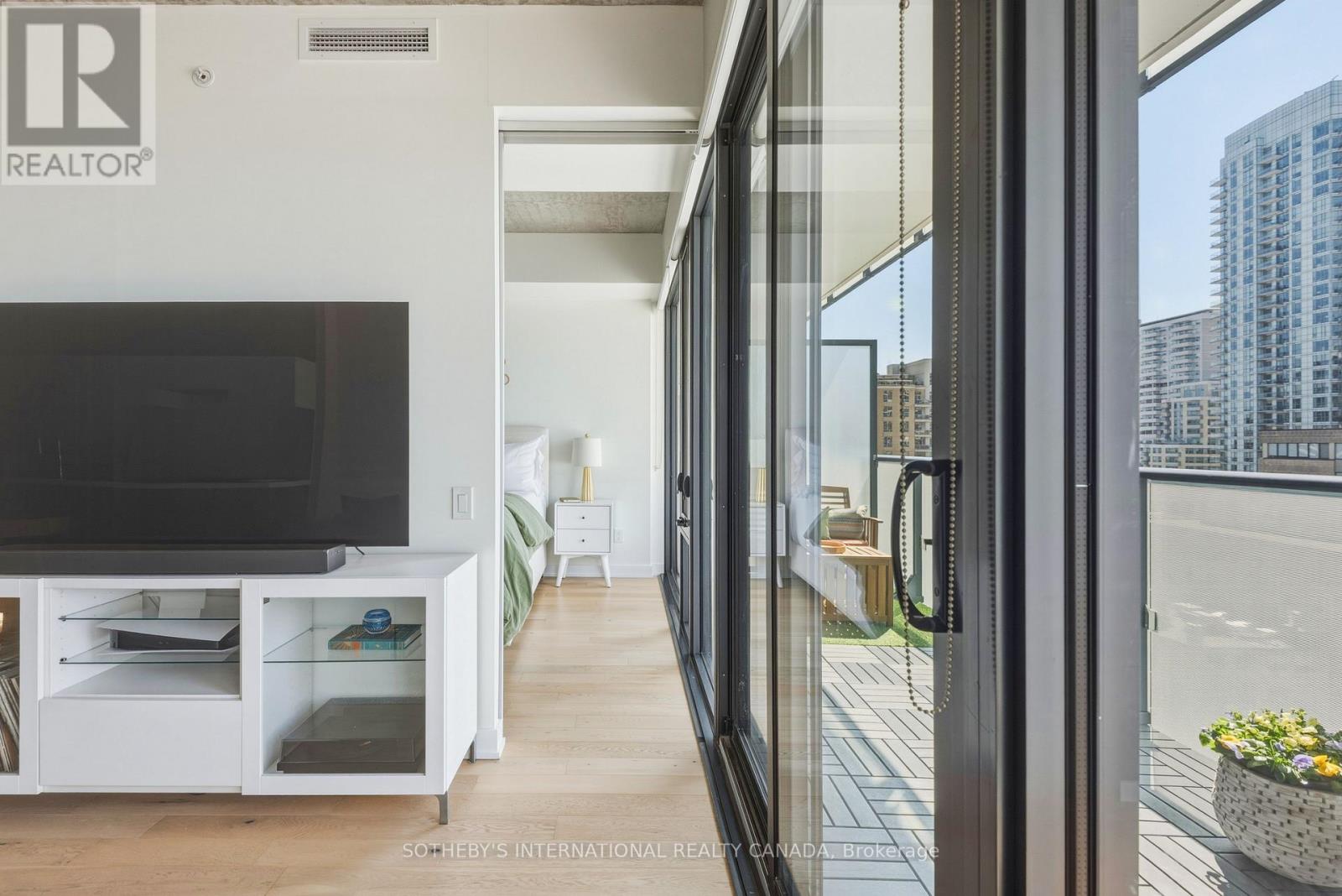 1101 - 185 Roehampton Avenue, Toronto, Ontario  M4C 0C6 - Photo 14 - C12979262