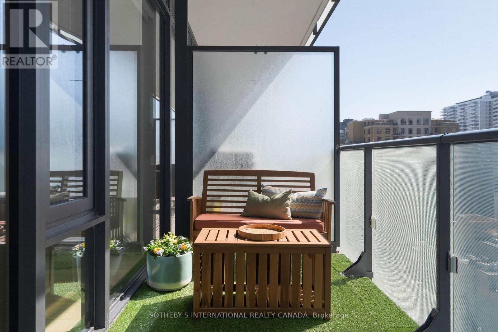 1101 - 185 Roehampton Avenue, Toronto, Ontario  M4C 0C6 - Photo 24 - C12979262