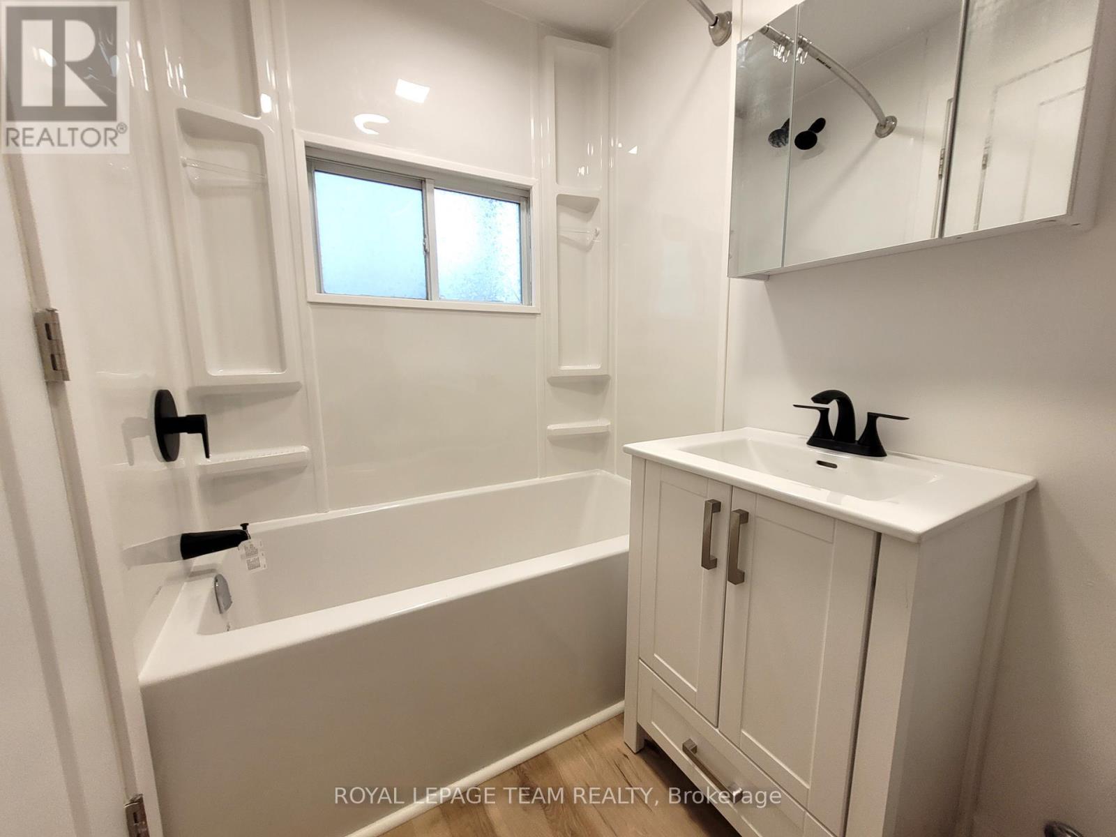 2 - 145 St Andrew Street, Ottawa, Ontario  K1N 5G3 - Photo 13 - X12980340