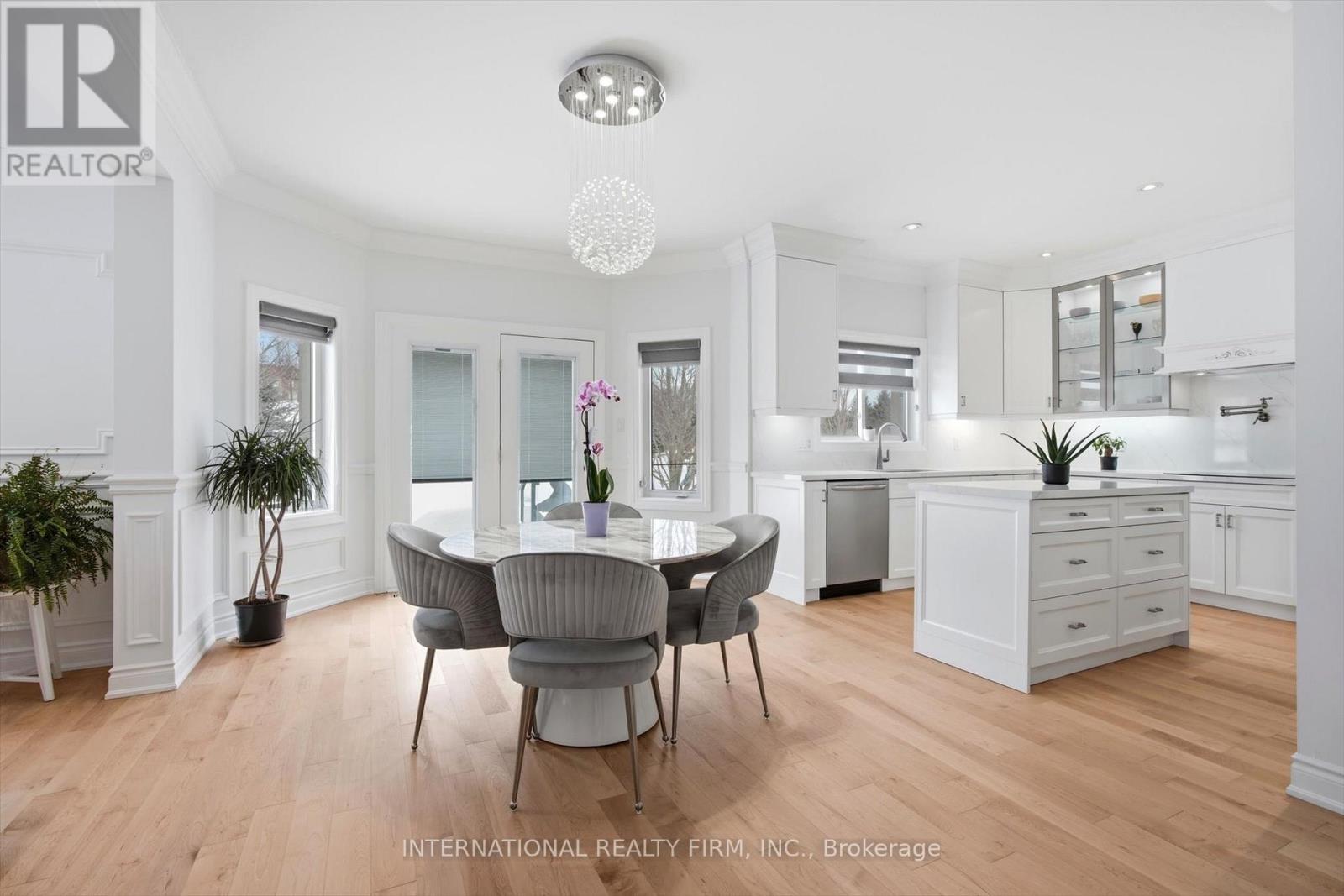 130 Andrews Drive, Bradford West Gwillimbury, Ontario  L0G 1A0 - Photo 13 - N12974940