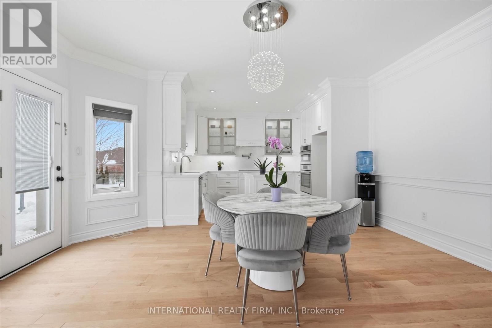 130 Andrews Drive, Bradford West Gwillimbury, Ontario  L0G 1A0 - Photo 12 - N12974940