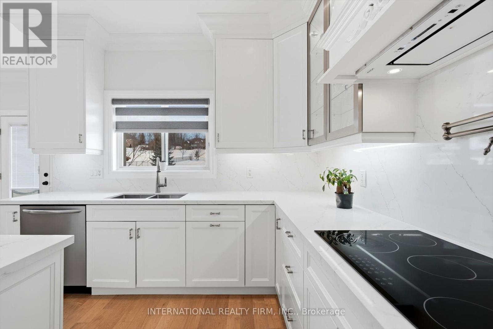 130 Andrews Drive, Bradford West Gwillimbury, Ontario  L0G 1A0 - Photo 16 - N12974940