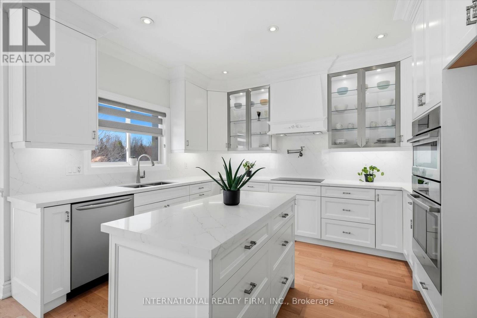 130 Andrews Drive, Bradford West Gwillimbury, Ontario  L0G 1A0 - Photo 14 - N12974940