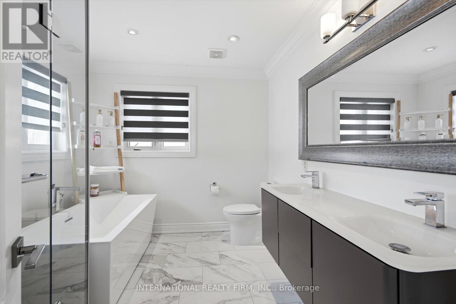 130 Andrews Drive, Bradford West Gwillimbury, Ontario  L0G 1A0 - Photo 29 - N12974940