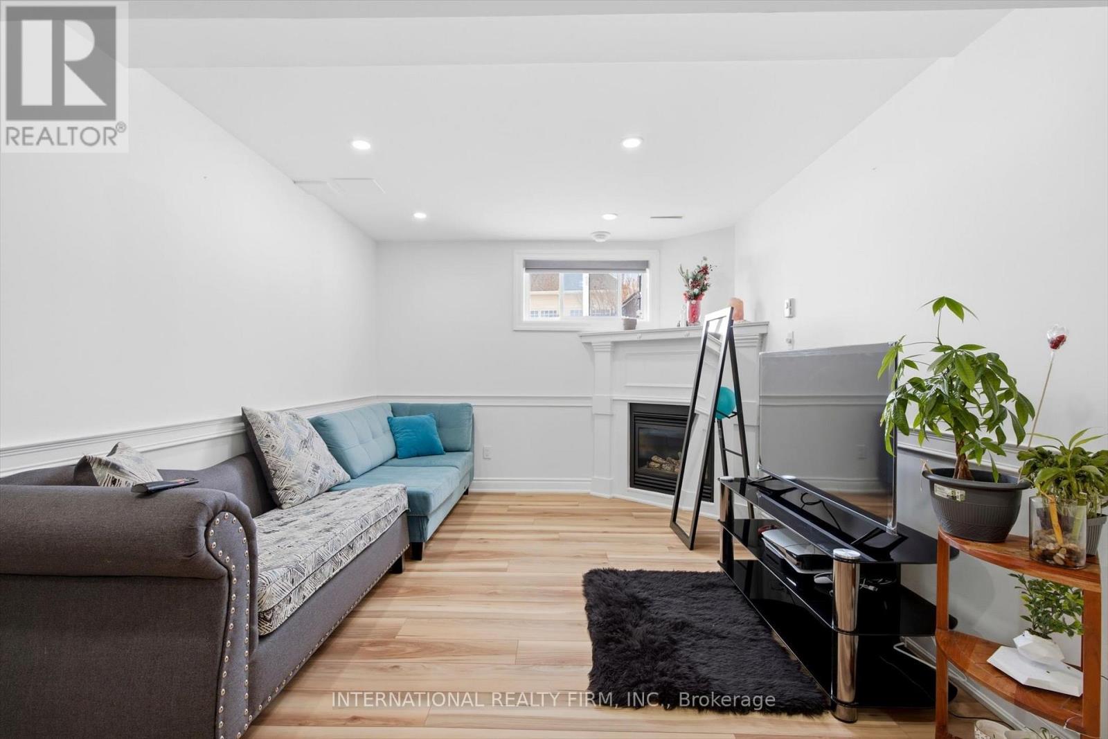 130 Andrews Drive, Bradford West Gwillimbury, Ontario  L0G 1A0 - Photo 32 - N12974940