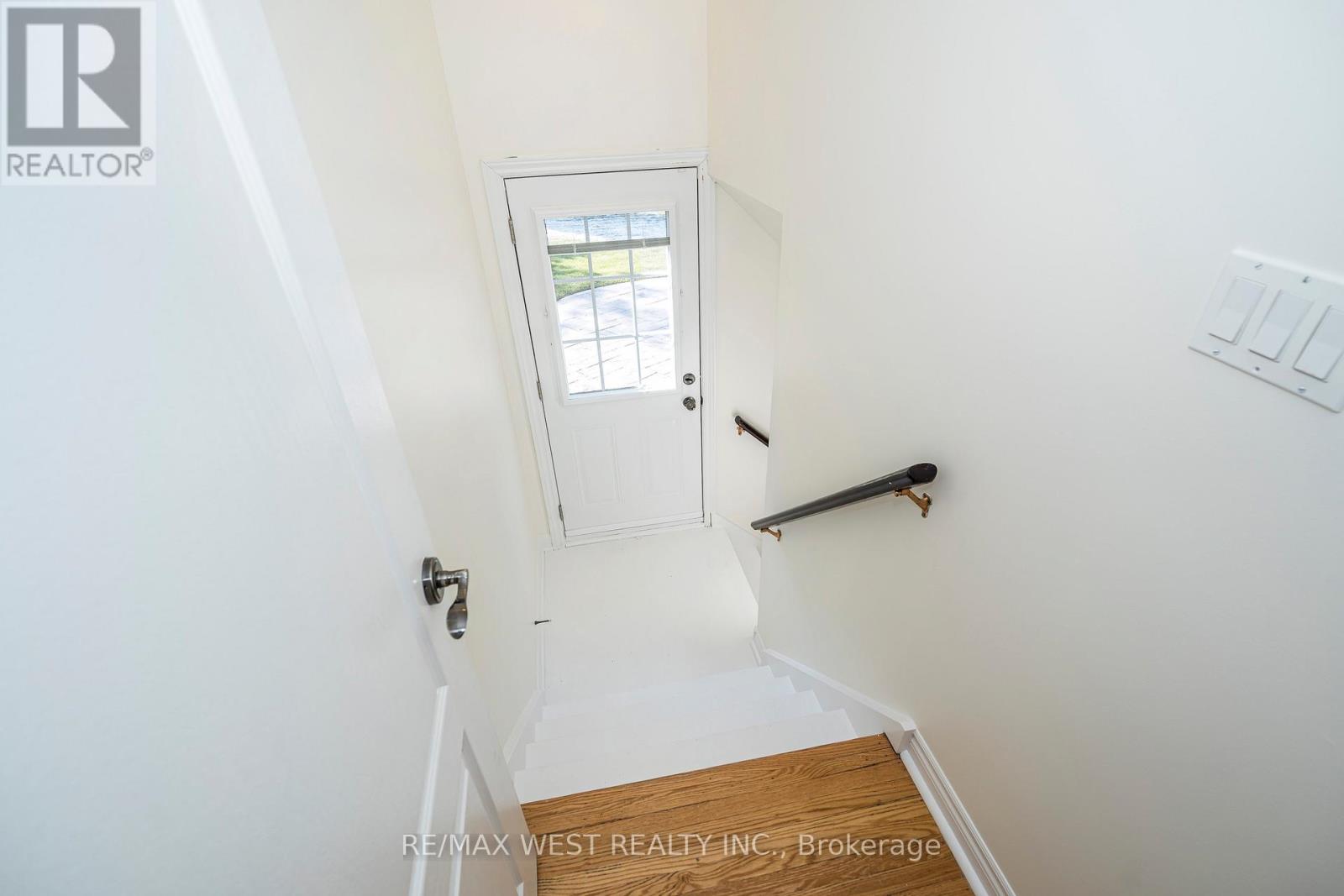 6 Prentice Court, Toronto, Ontario  M9P 1N2 - Photo 23 - W12974676