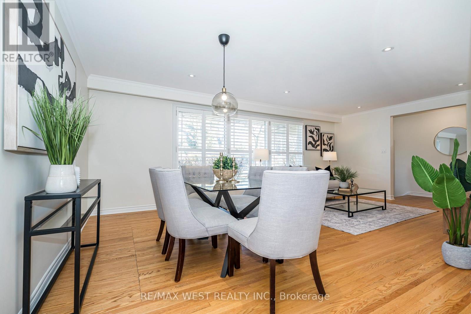 6 Prentice Court, Toronto, Ontario  M9P 1N2 - Photo 9 - W12974676