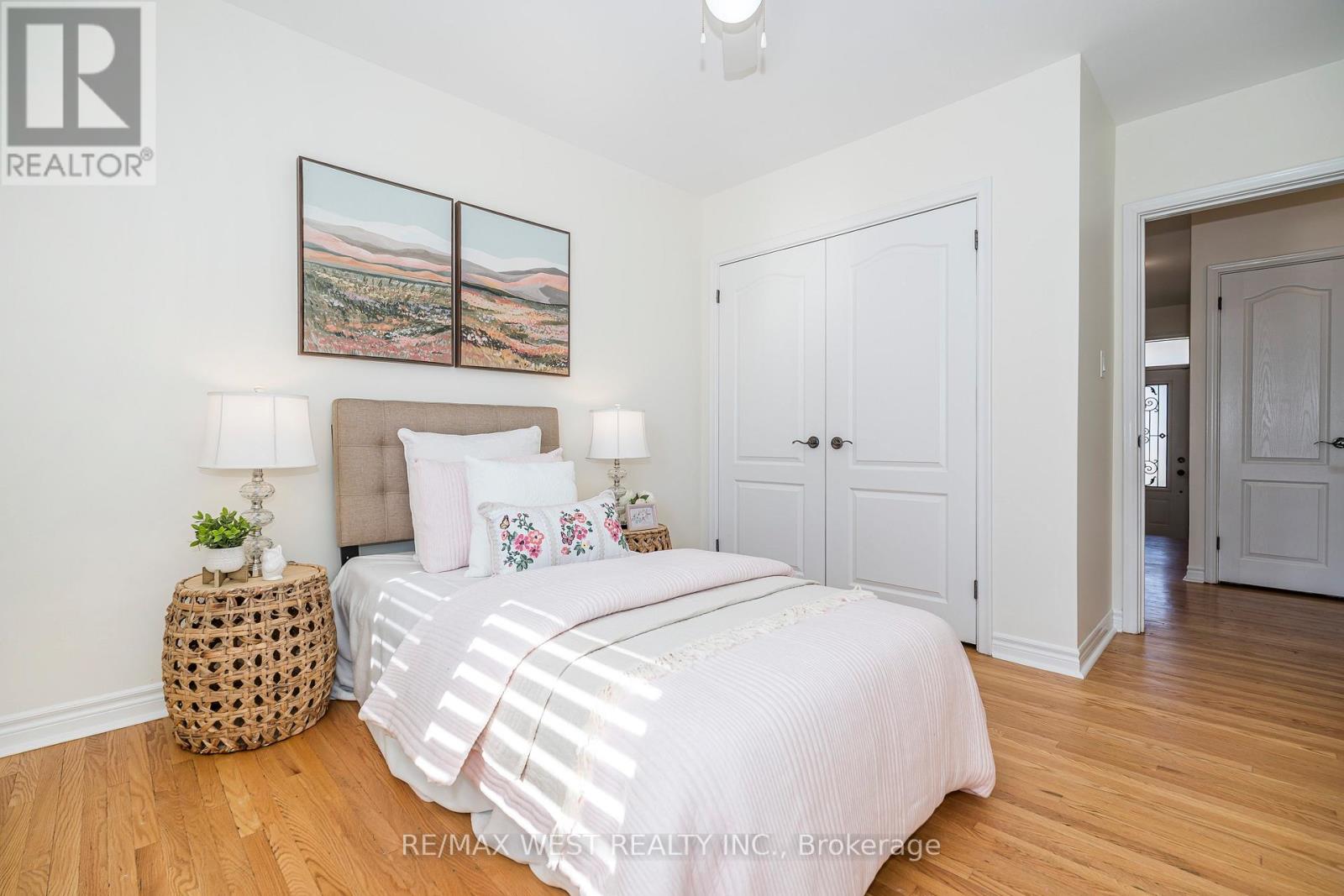 6 Prentice Court, Toronto, Ontario  M9P 1N2 - Photo 20 - W12974676