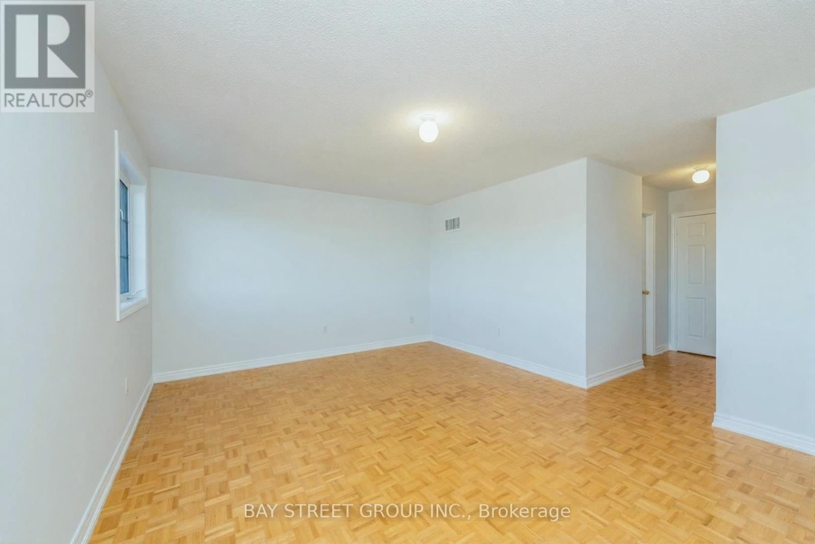 130 Royal Appian Crescent, Vaughan, Ontario  L4K 5L7 - Photo 10 - N12980328