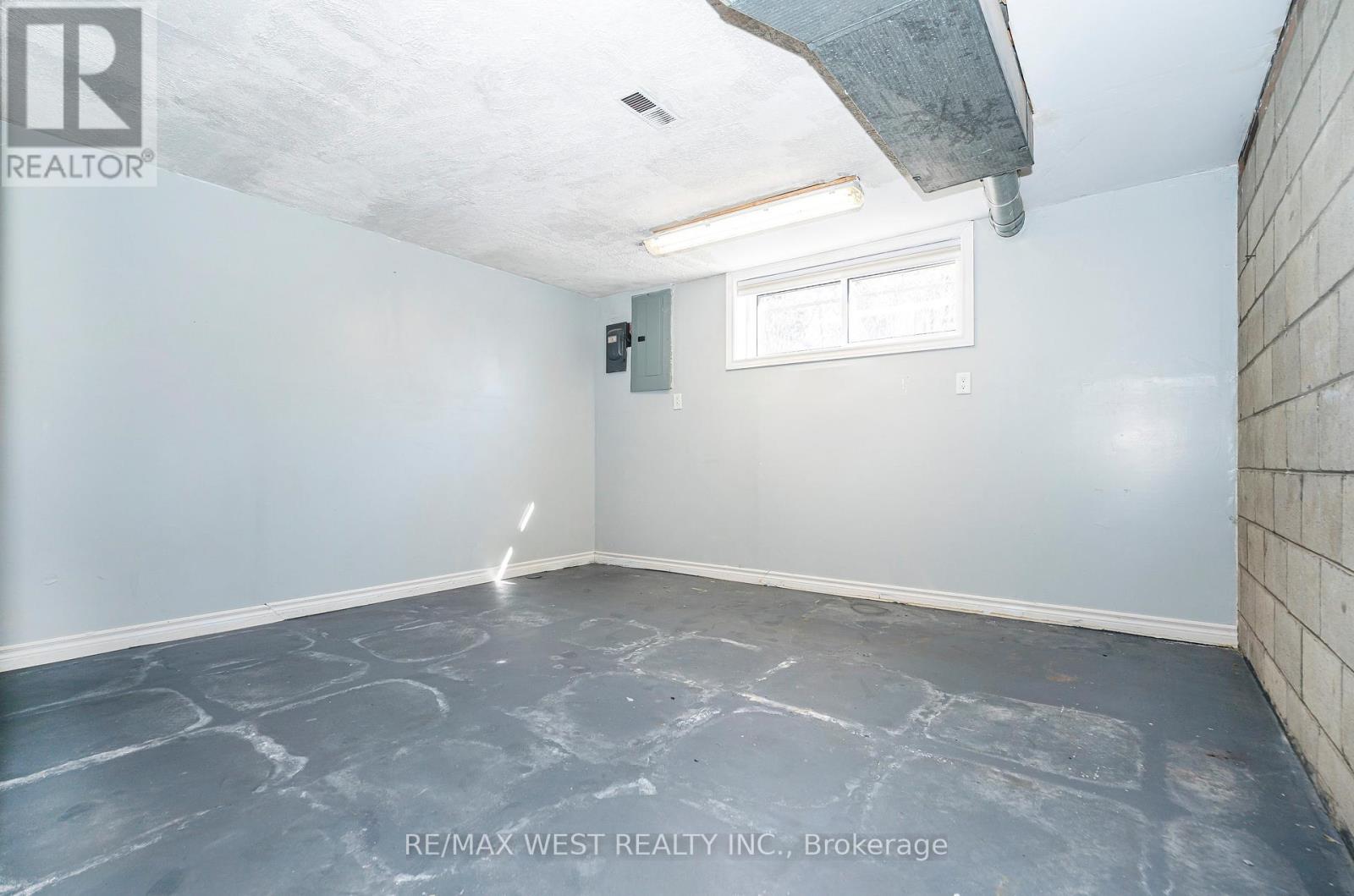 6 Prentice Court, Toronto, Ontario  M9P 1N2 - Photo 27 - W12974676