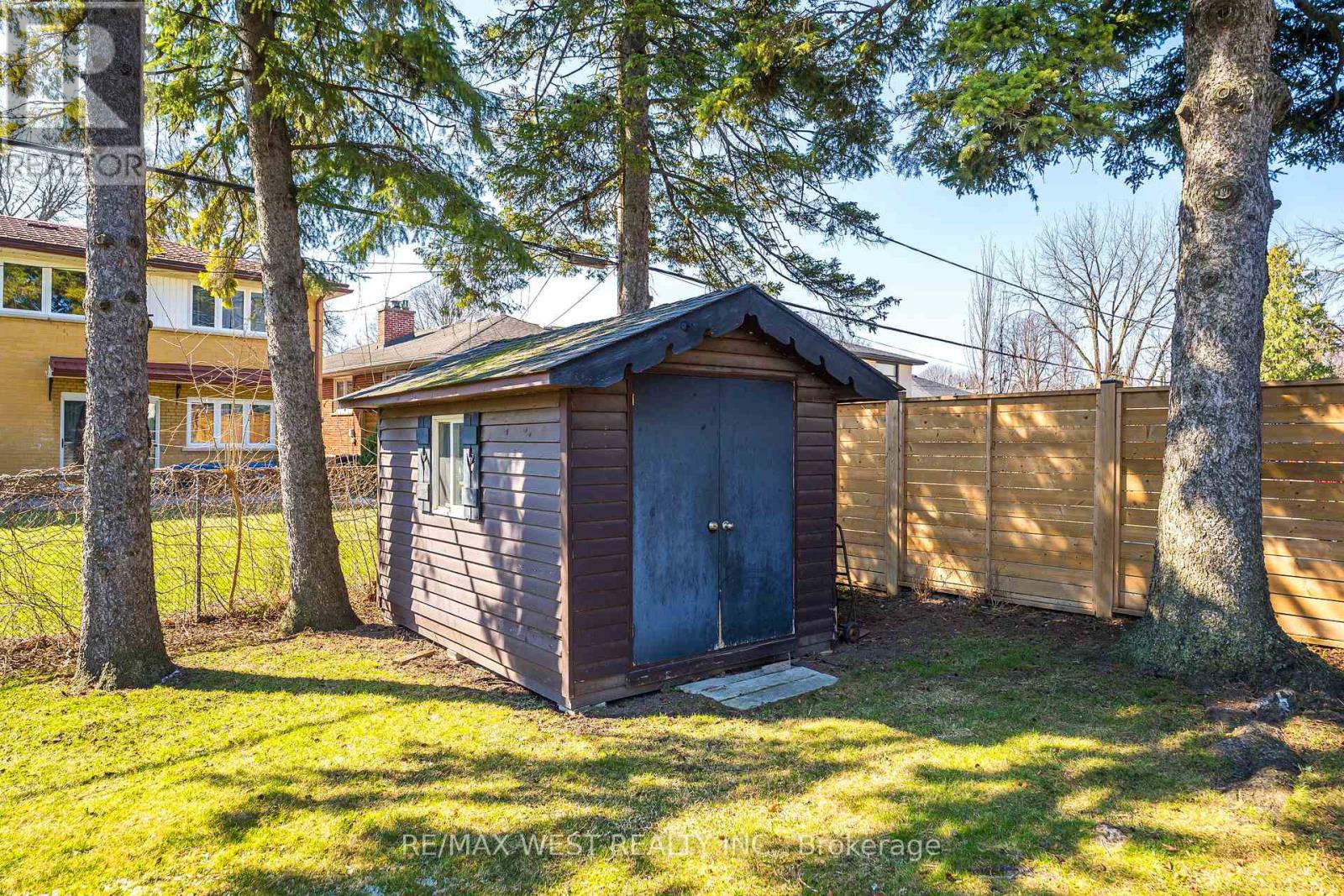 6 Prentice Court, Toronto, Ontario  M9P 1N2 - Photo 33 - W12974676