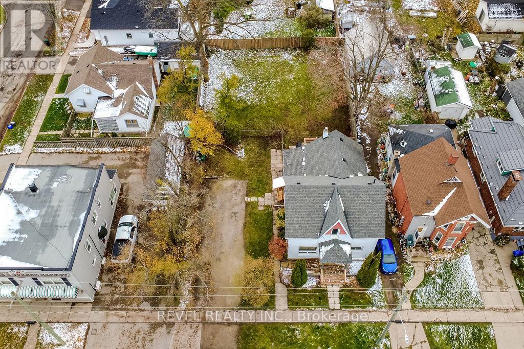 44 PARKSIDE DRIVE, barrie (queen's park), Ontario