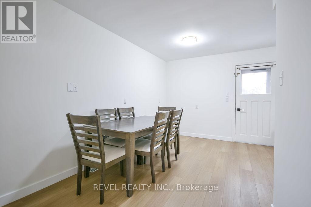 44 Parkside Drive, Barrie (Queen's Park), Ontario  L4N 1W9 - Photo 17 - S12980330