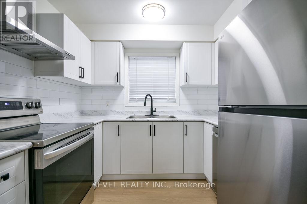 44 Parkside Drive, Barrie (Queen's Park), Ontario  L4N 1W9 - Photo 20 - S12980330