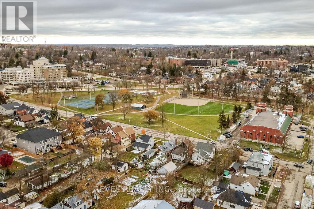 44 Parkside Drive, Barrie (Queen's Park), Ontario  L4N 1W9 - Photo 38 - S12980330
