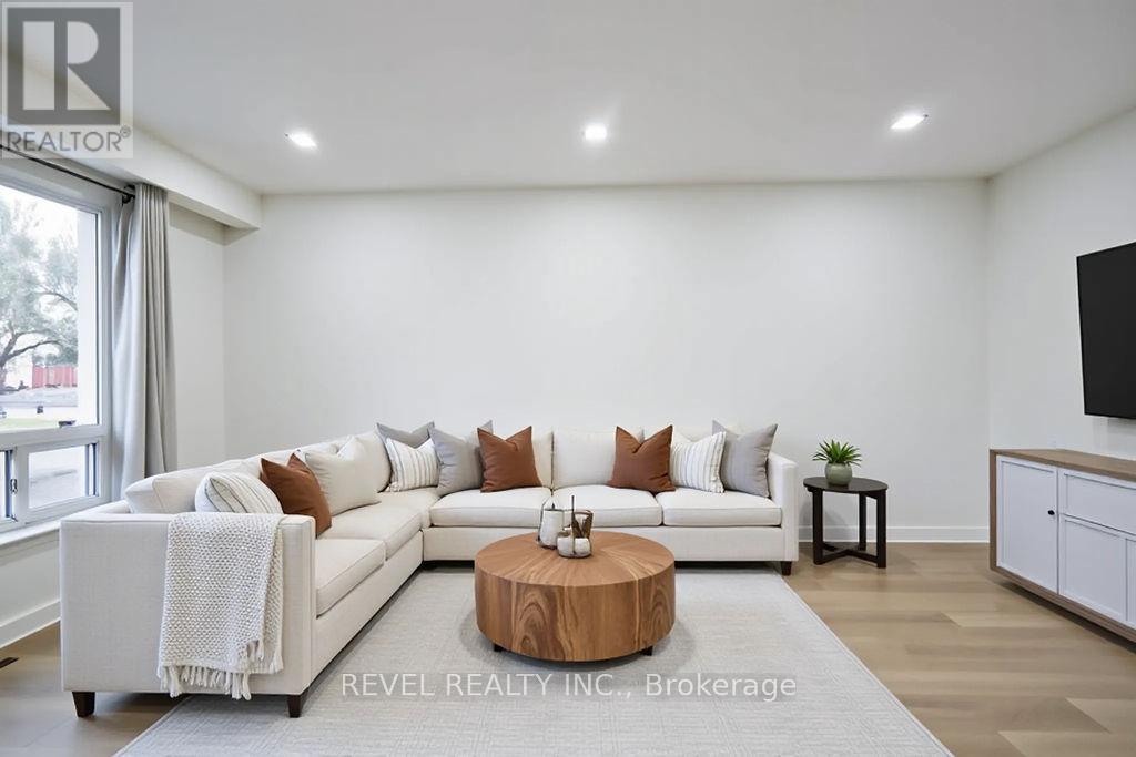 44 Parkside Drive, Barrie (Queen's Park), Ontario  L4N 1W9 - Photo 6 - S12980330