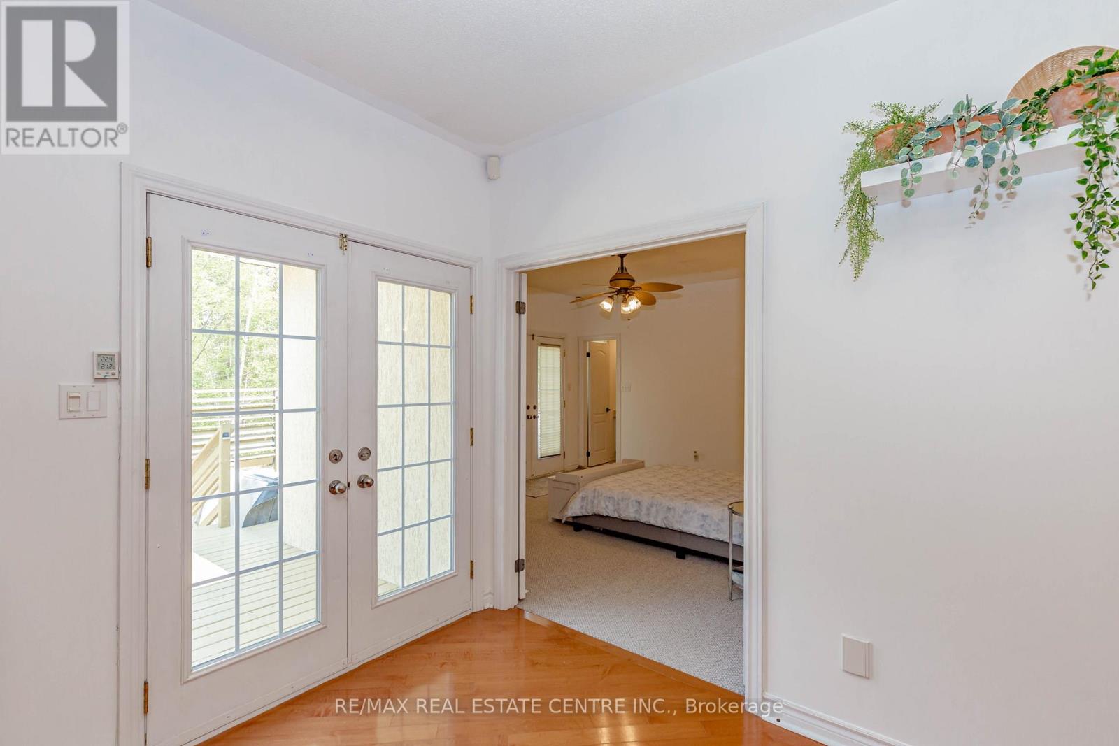 1102 Siesta Drive, Tiny, Ontario  L0L 1P1 - Photo 21 - S12980352