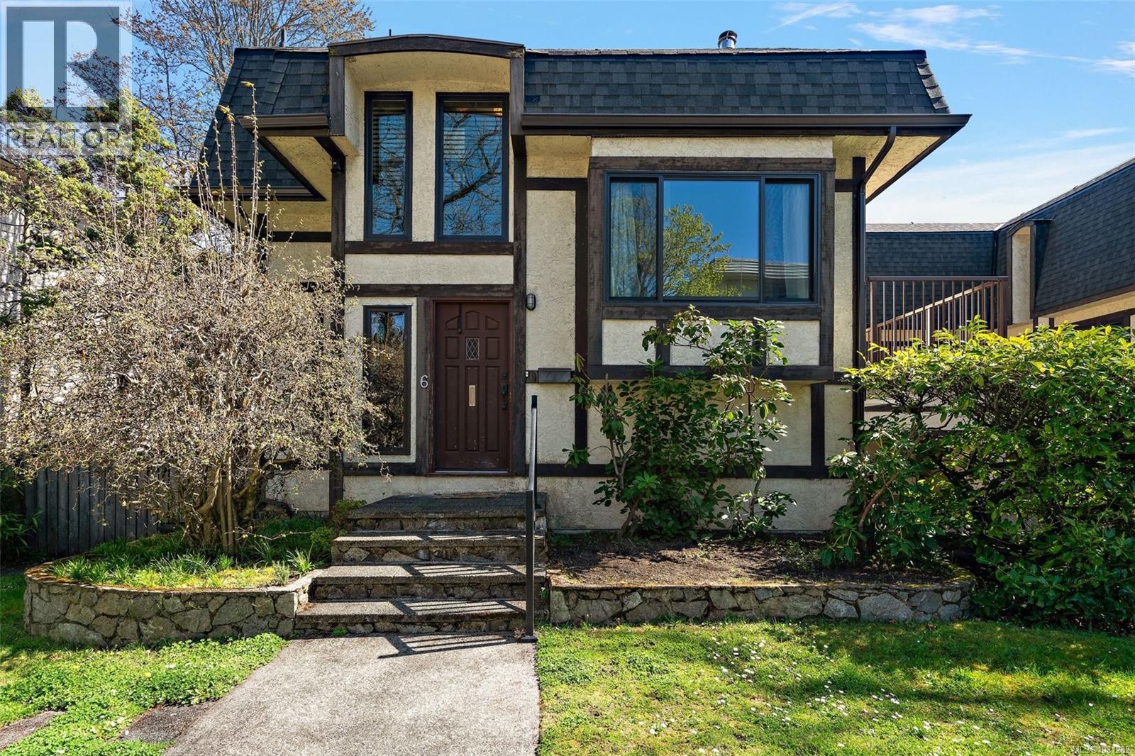 6 1464 Fort St, Victoria, British Columbia