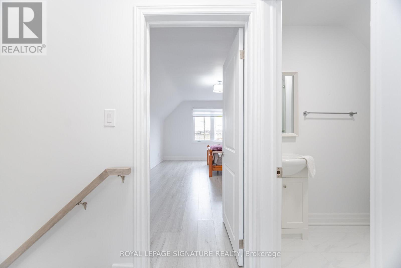 2015 Stanfield Road, Mississauga, Ontario  L4Y 1R2 - Photo 10 - W12980332