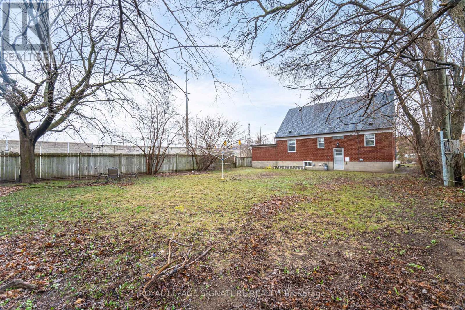 2015 Stanfield Road, Mississauga, Ontario  L4Y 1R2 - Photo 20 - W12980332