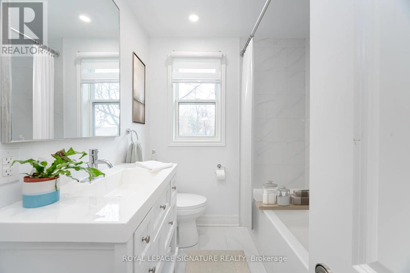 2015 Stanfield Road, Mississauga, Ontario  L4Y 1R2 - Photo 9 - W12980332