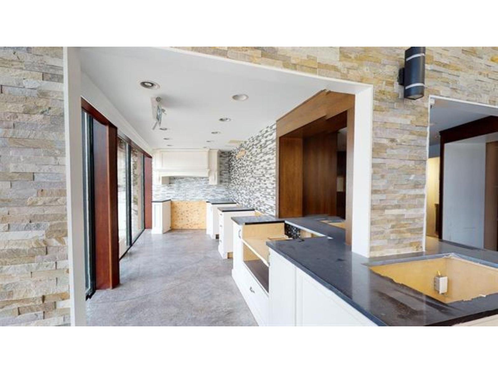 32210 South Fraser Way, Abbotsford, British Columbia  V2T 1W8 - Photo 9 - C8077718