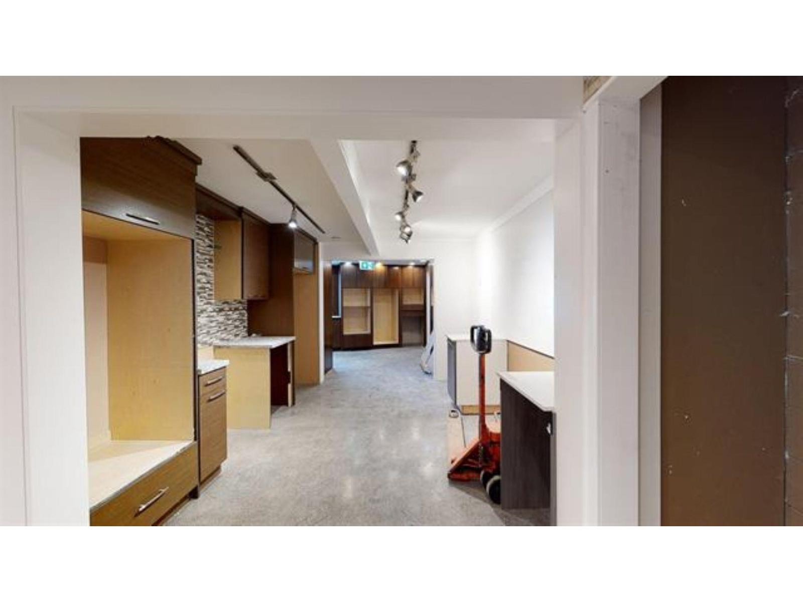 32210 South Fraser Way, Abbotsford, British Columbia  V2T 1W8 - Photo 12 - C8077718