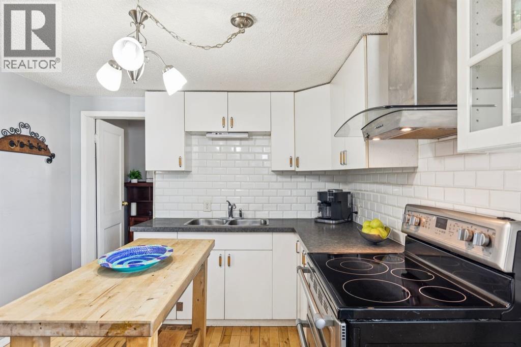 7417 24 Street SE, Calgary, Alberta  T2C 0Y7 - Photo 12 - A2299844