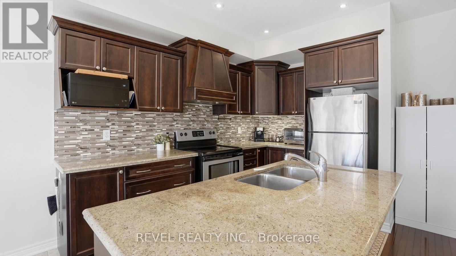 7 Forest Valley Crescent, Hamilton, Ontario  L8H 0A7 - Photo 10 - X12980344