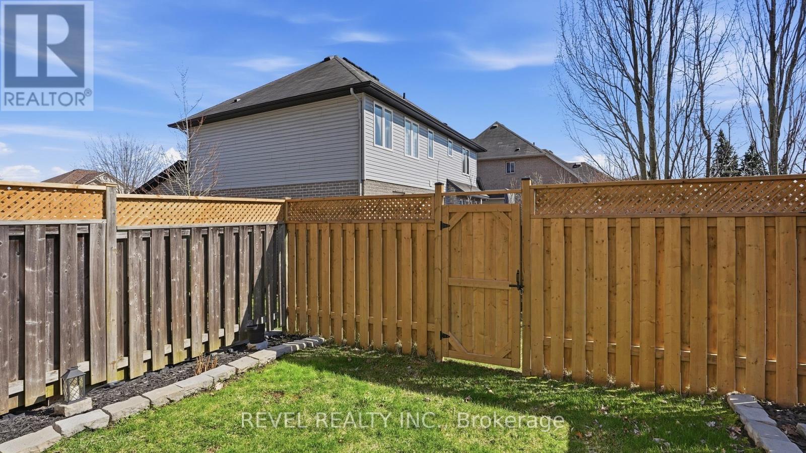 7 Forest Valley Crescent, Hamilton, Ontario  L8H 0A7 - Photo 25 - X12980344