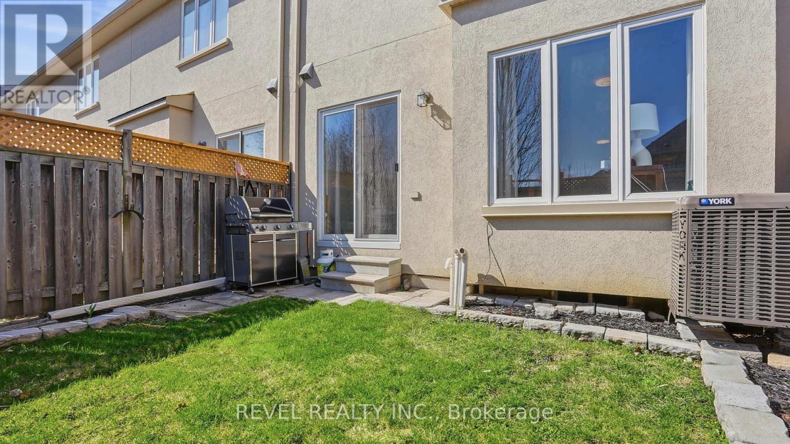 7 Forest Valley Crescent, Hamilton, Ontario  L8H 0A7 - Photo 26 - X12980344