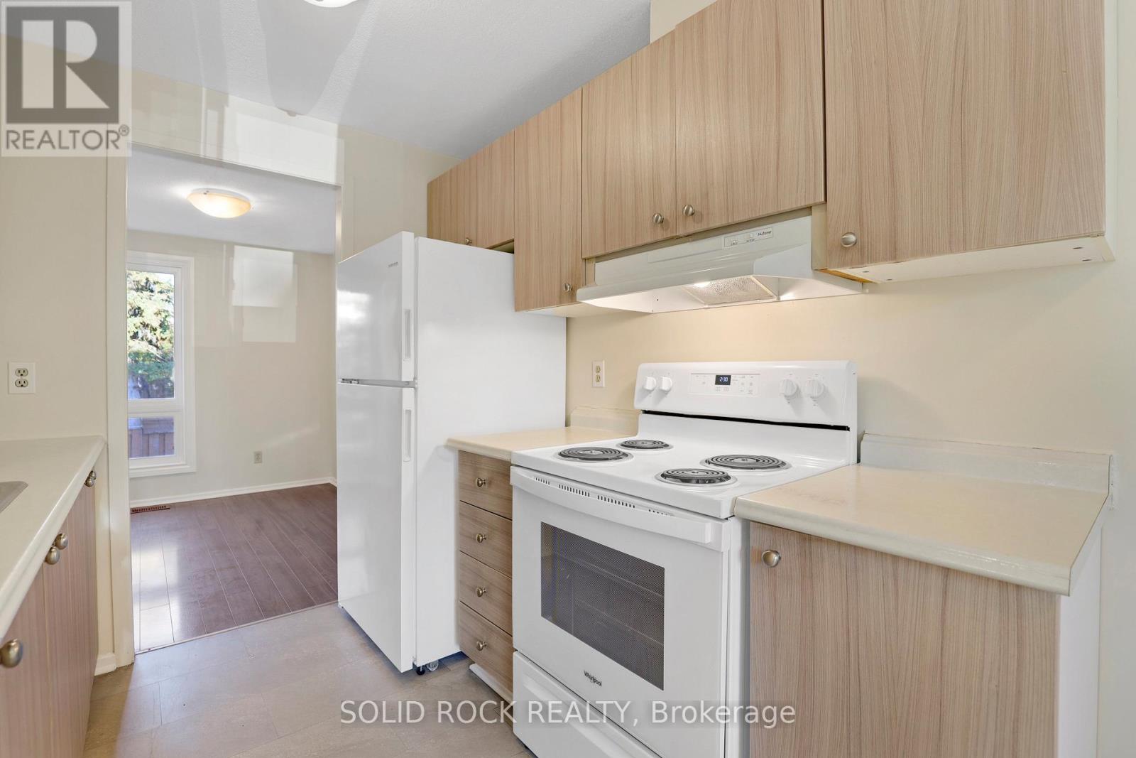 18 - 35 THISTLEDOWN COURT, Ottawa, Ontario