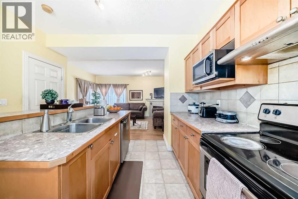 187 Bridlewood View SW, Calgary, Alberta  T2Y 3X7 - Photo 9 - A2300241