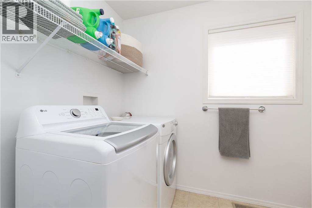 1917 Parkside Point, Coaldale, Alberta  T1M 1R7 - Photo 12 - A2300064