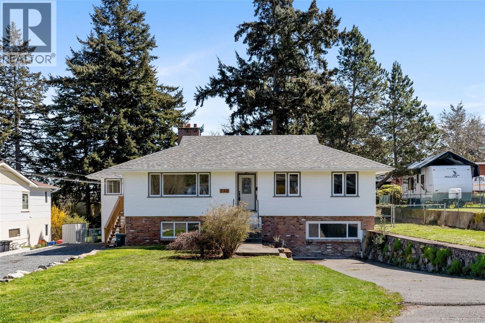 215 Suzanne Pl, View Royal, British Columbia