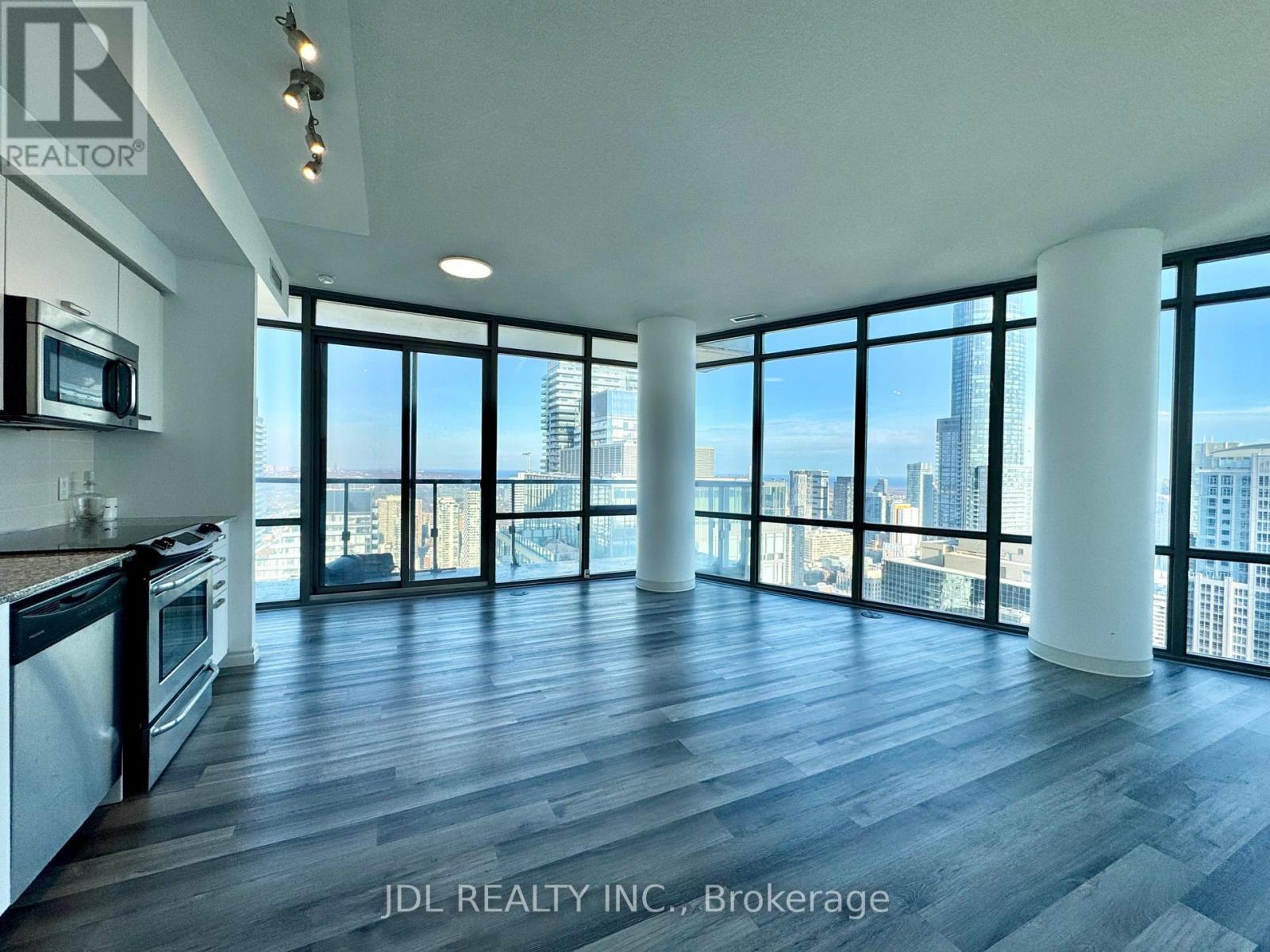 4608 - 832 Bay Street, Toronto (Bay Street Corridor), Ontario  M5S 1Z6 - Photo 3 - C12980384