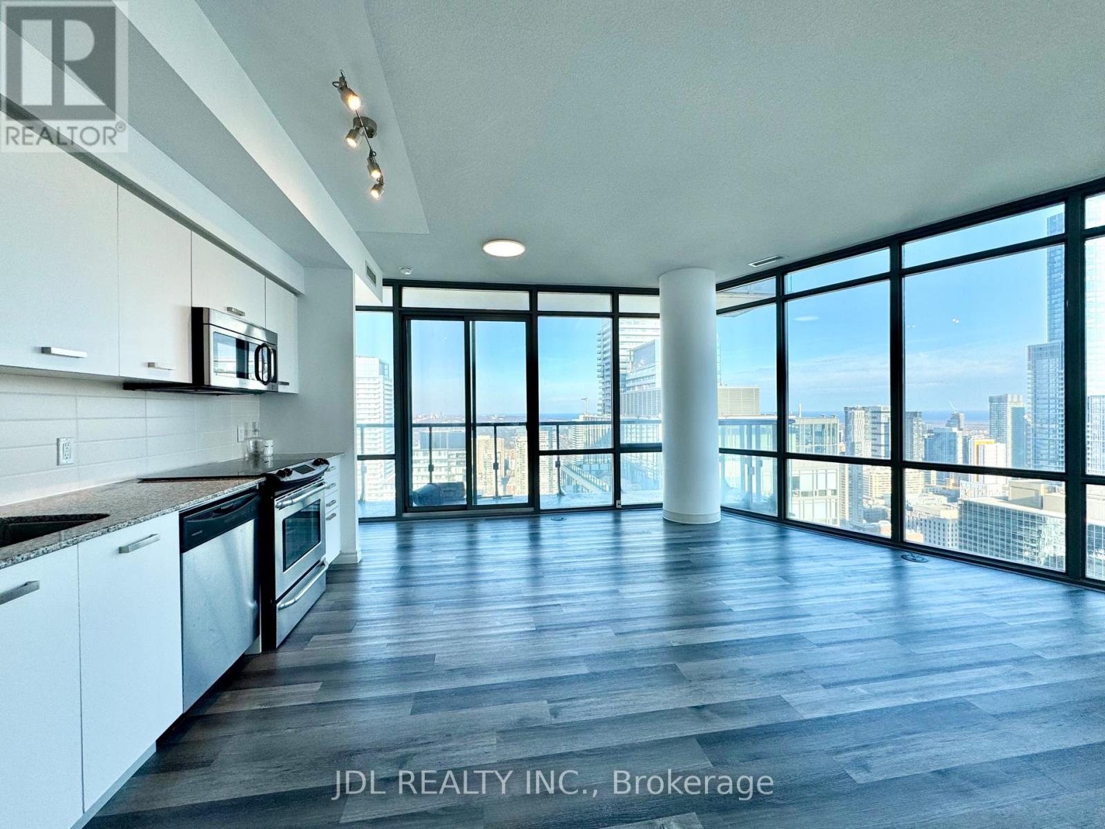 4608 - 832 Bay Street, Toronto (Bay Street Corridor), Ontario  M5S 1Z6 - Photo 4 - C12980384