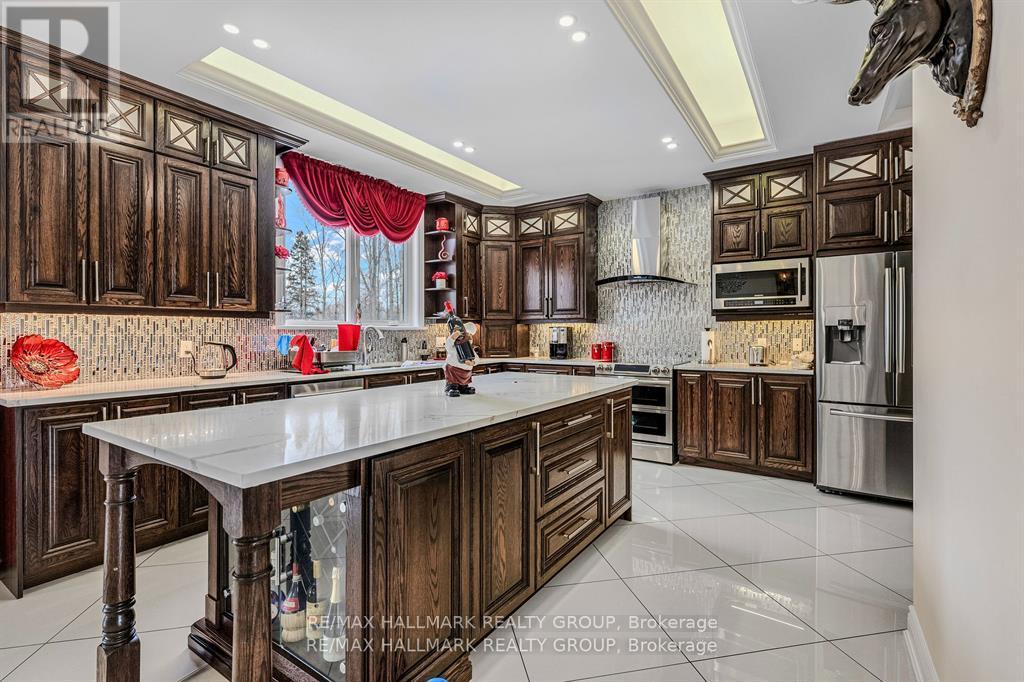 699 Ballycastle Crescent, Ottawa, Ontario  K1X 0A4 - Photo 11 - X12980382