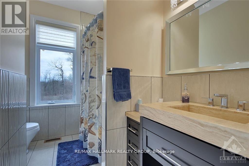 699 Ballycastle Crescent, Ottawa, Ontario  K1X 0A4 - Photo 28 - X12980382
