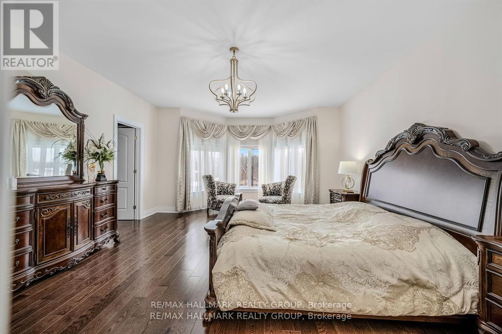 699 Ballycastle Crescent, Ottawa, Ontario  K1X 0A4 - Photo 31 - X12980382