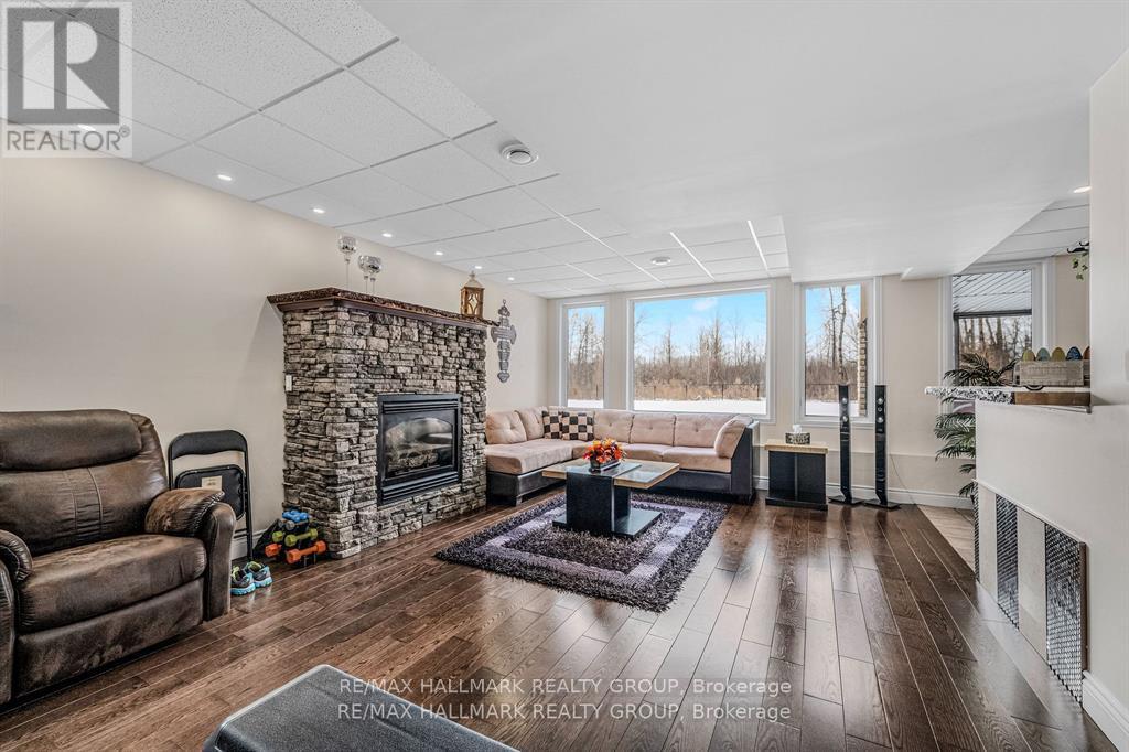 699 Ballycastle Crescent, Ottawa, Ontario  K1X 0A4 - Photo 42 - X12980382