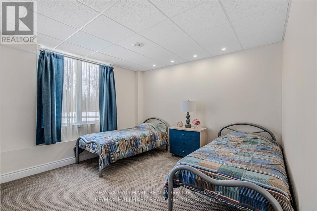 699 Ballycastle Crescent, Ottawa, Ontario  K1X 0A4 - Photo 44 - X12980382