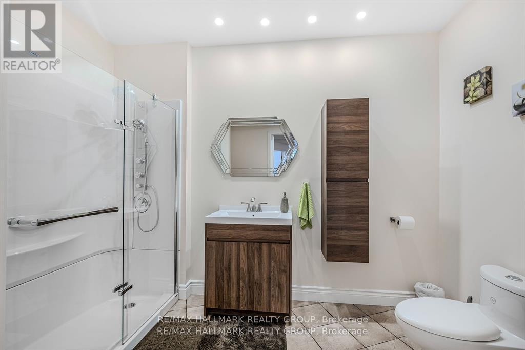 699 Ballycastle Crescent, Ottawa, Ontario  K1X 0A4 - Photo 45 - X12980382