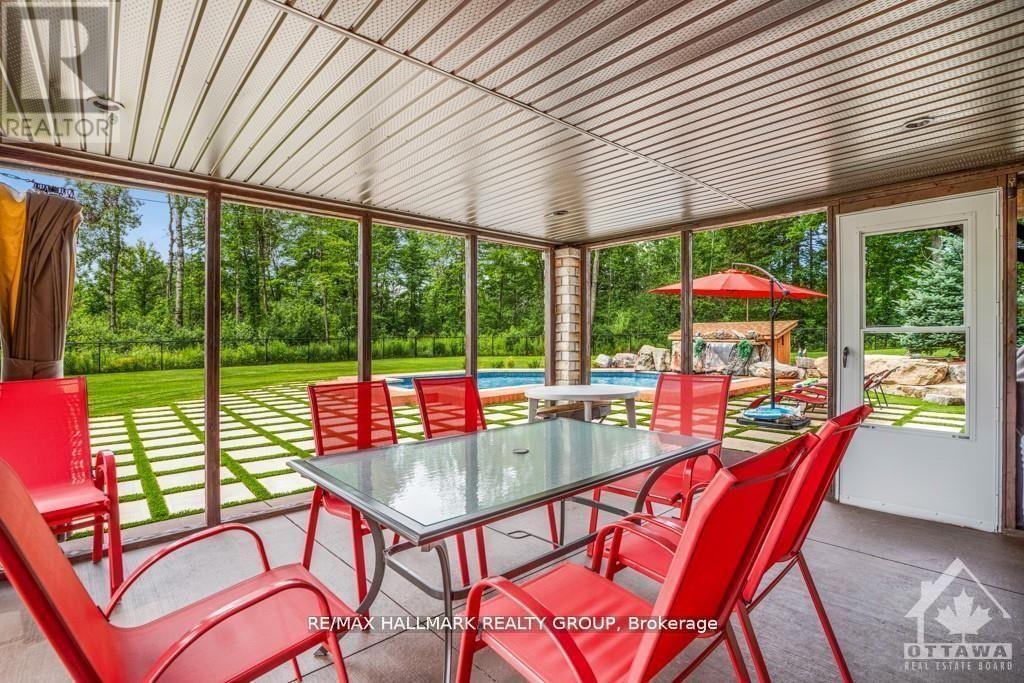 699 Ballycastle Crescent, Ottawa, Ontario  K1X 0A4 - Photo 46 - X12980382